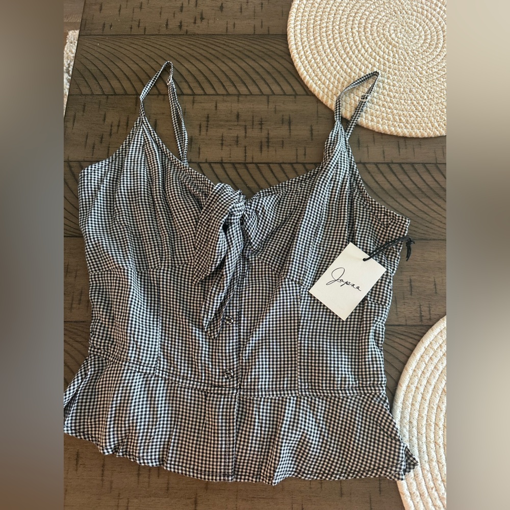 Nwt japna black & white top
